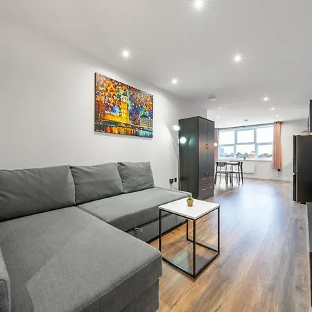 5 - West London Brand New Loft Apartment